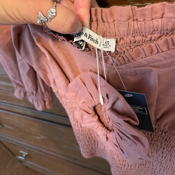 A&F Rose Top - Picture 2 of 4